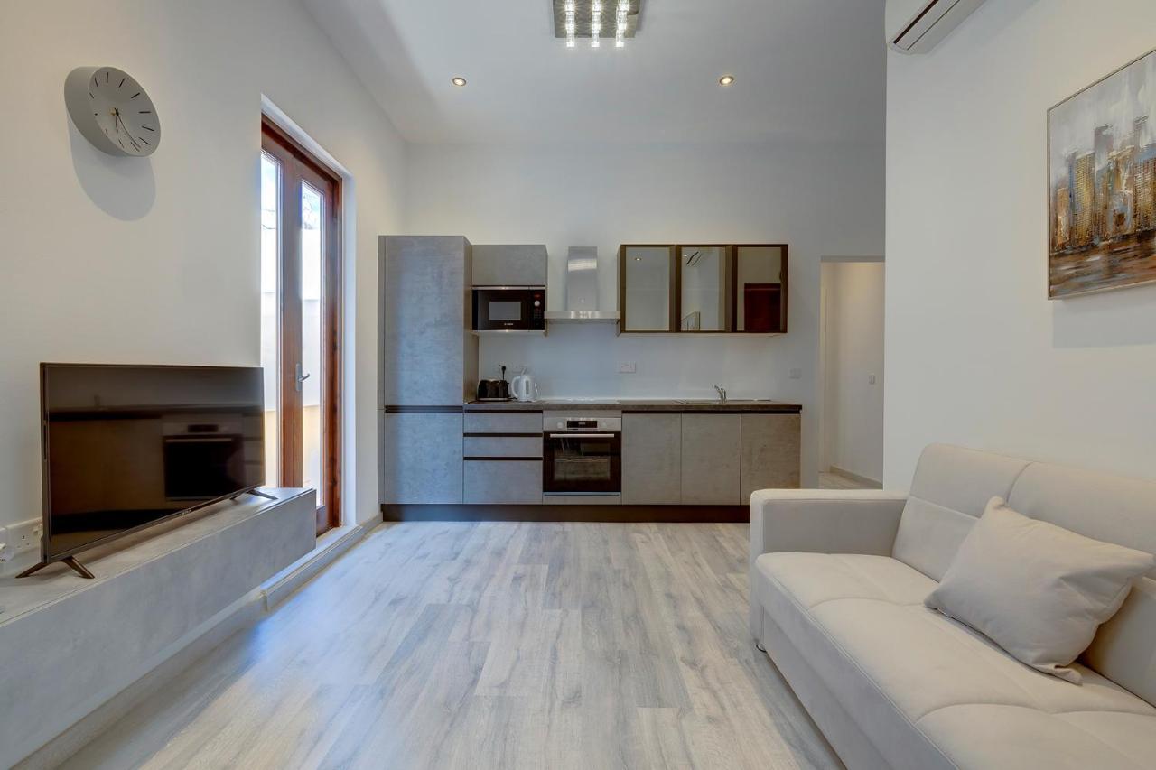 Modern Apartment In The Best Area Of Sliema Bagian luar foto