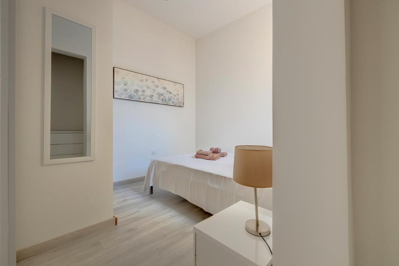 Modern Apartment In The Best Area Of Sliema Bagian luar foto