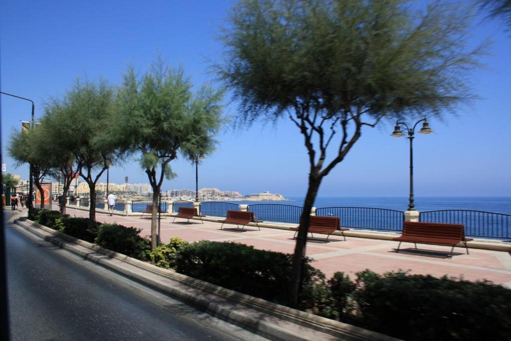 Modern Apartment In The Best Area Of Sliema Bagian luar foto